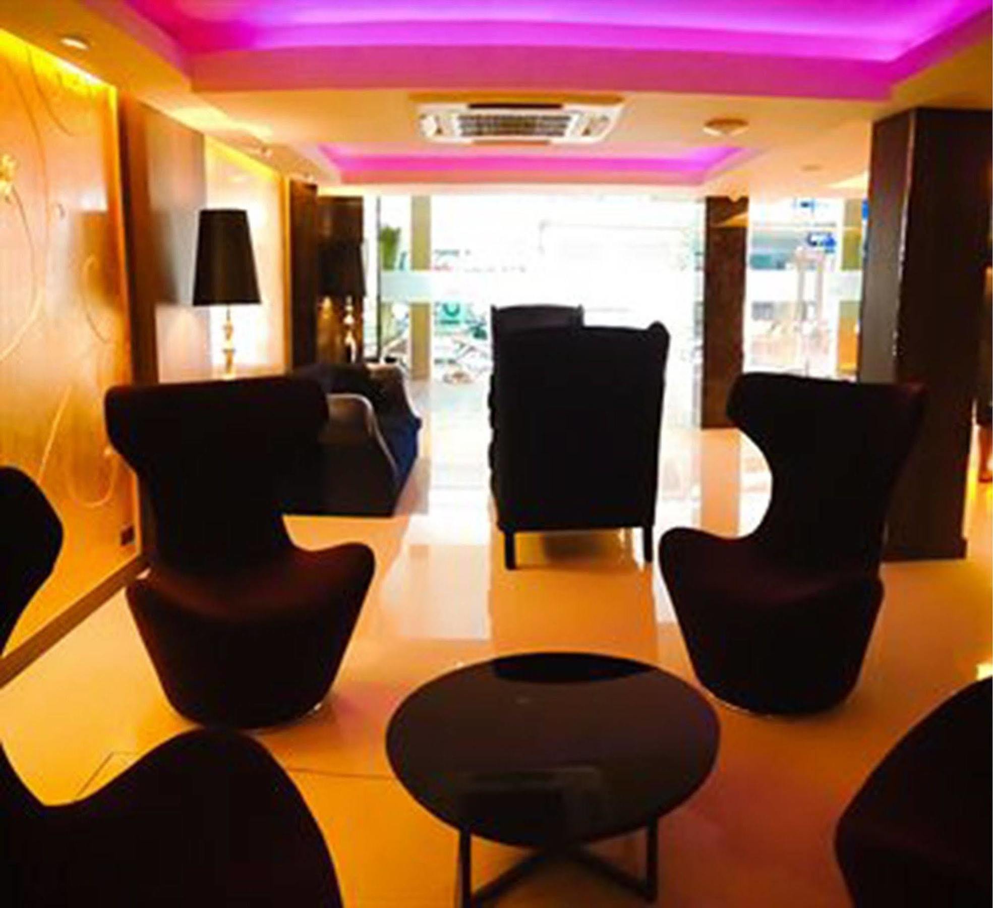 iCheck inn Nana Bangkok Exterior foto